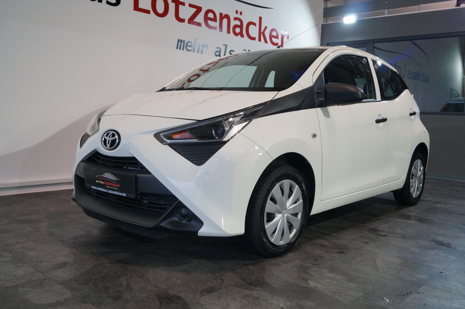 Toyota AYGO X-Business