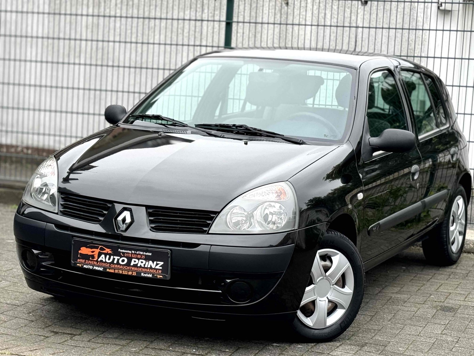 Renault Clio 1.2 16V Campus+ TÜV+ E-FENSTER+ KLIMA