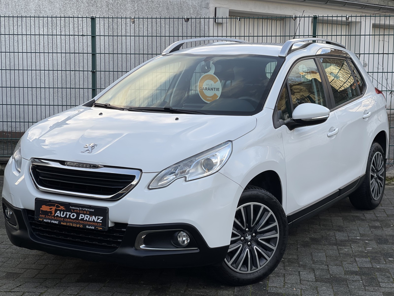 Peugeot 2008 1.2 12V VTi / PureTech 82 Active+ KLIMA+ TÜV NEU+ AHK+ AUX+ BLUETOOTH+ TEMPOMAT+ 1 HAND