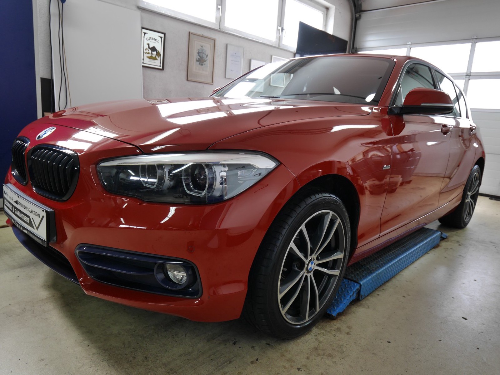 BMW 118i Edition Sport Line Shadow SSD,AHK, 1 J.GARANTIE