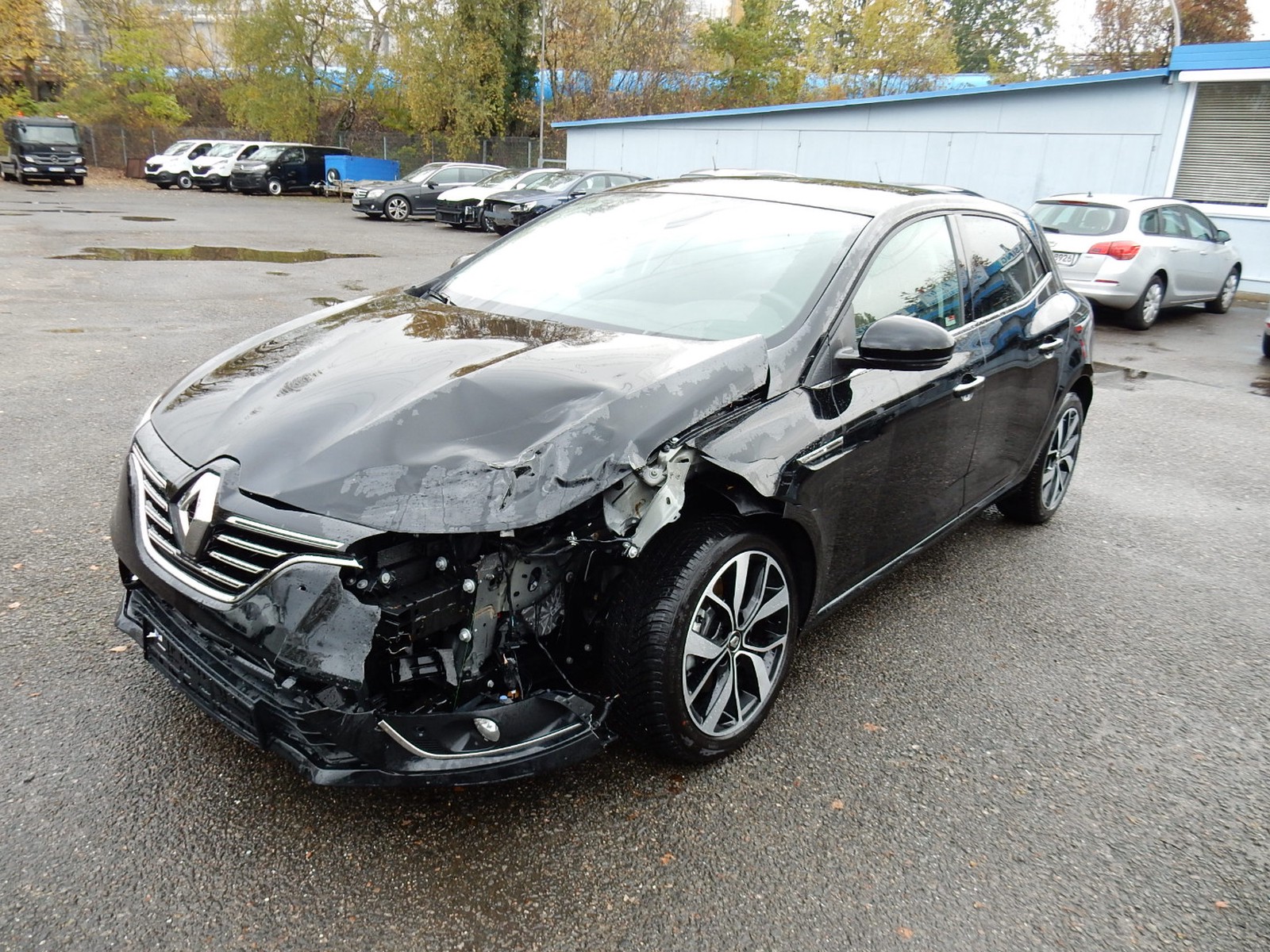 Renault Megane IV 1.3 i Autom. 5-türig BOSE-Edition Navi. Rückfahrkamera