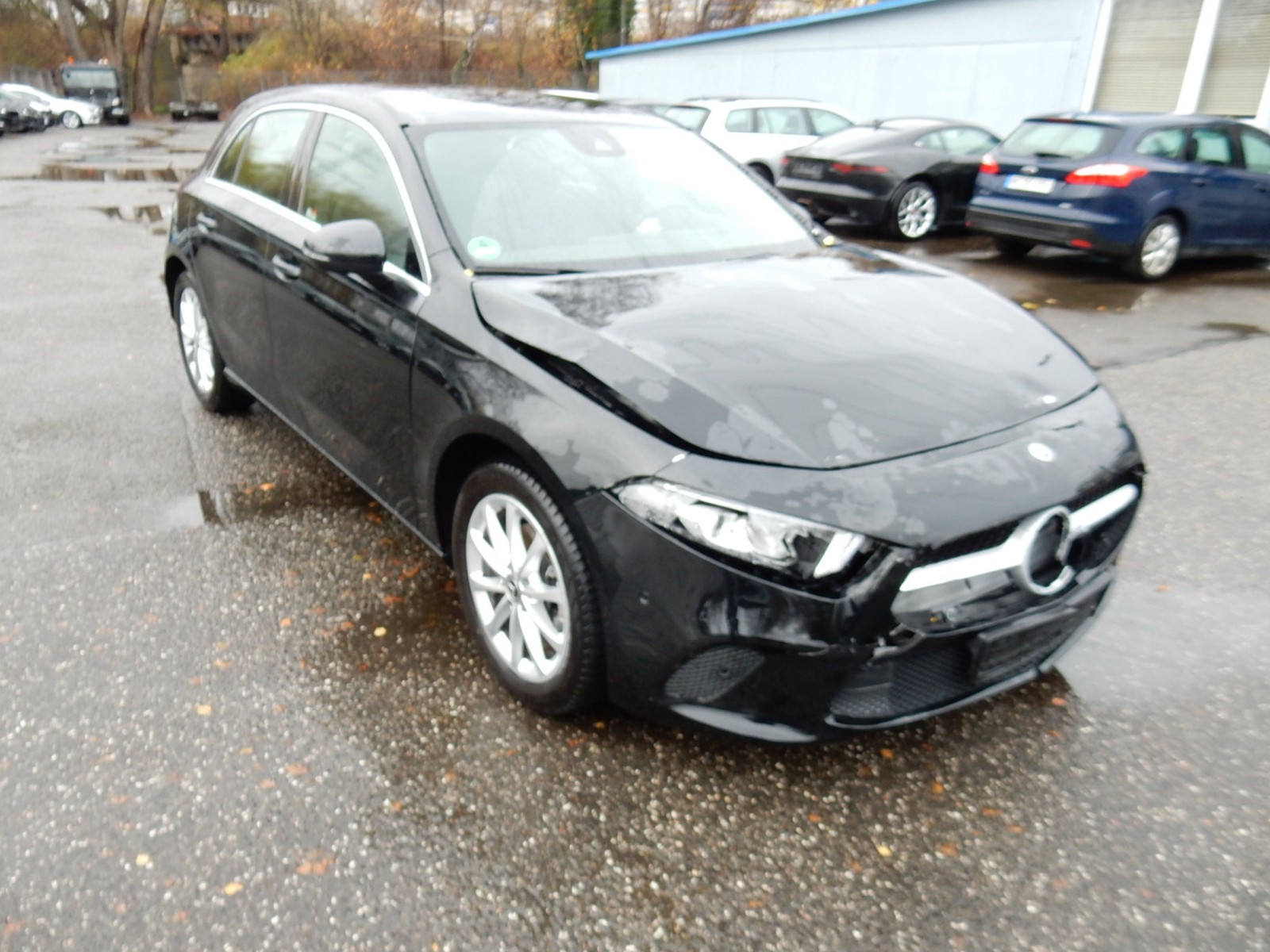 Mercedes-Benz A 180 (BlueEFFICIENCY) Urban Navi. Klima.