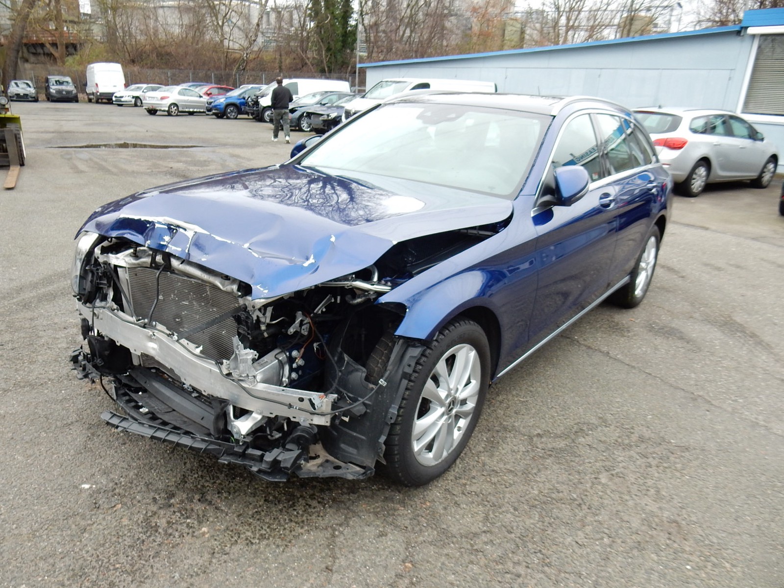 Mercedes-Benz C 220 T CDI 7G-TRONIC Avantgarde Navi. Klima. Panoramadach.