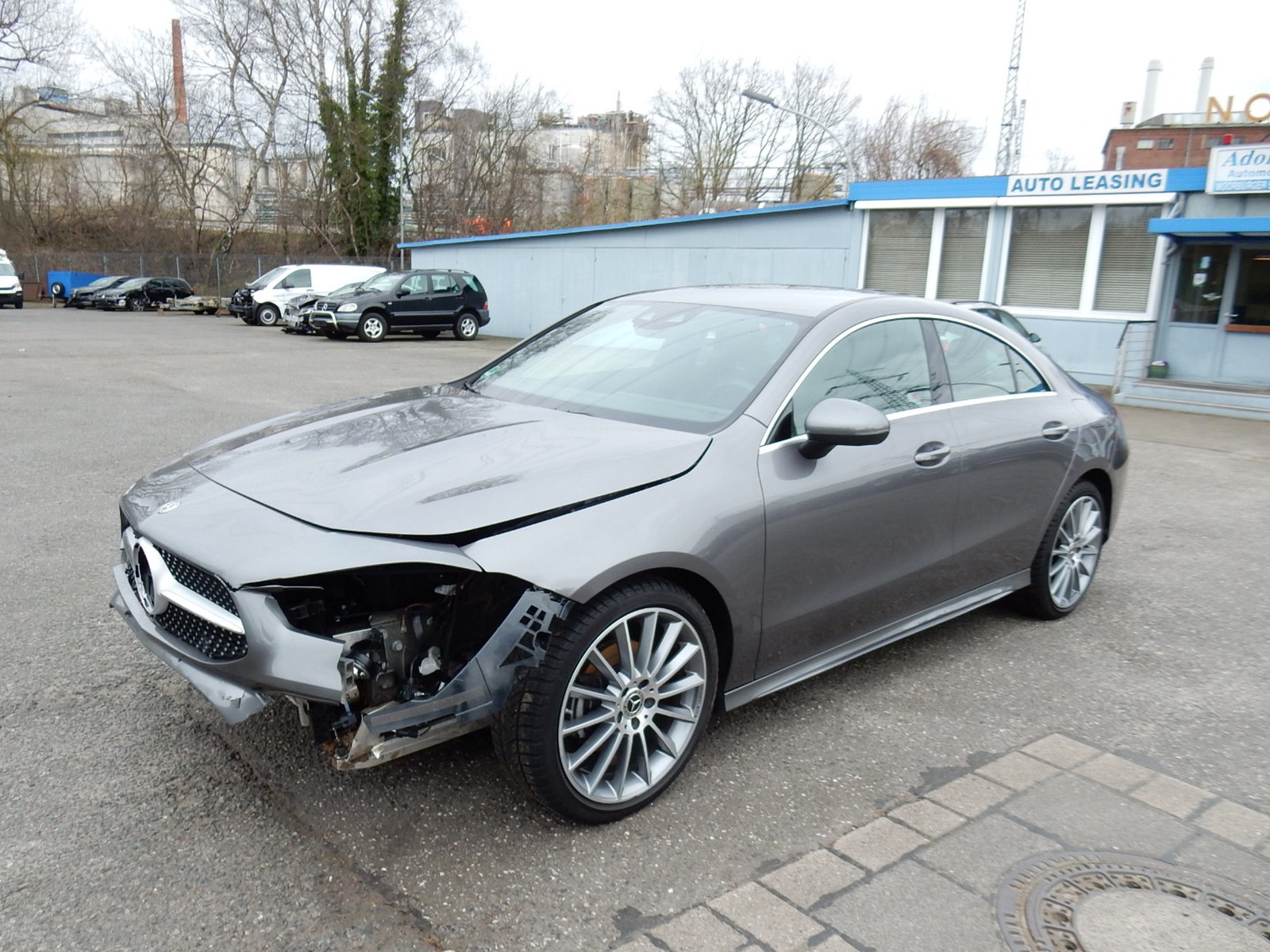 Mercedes-Benz CLA 180 7G-DCT AMG Line Leder , Navi-professional. Klima. Autom.