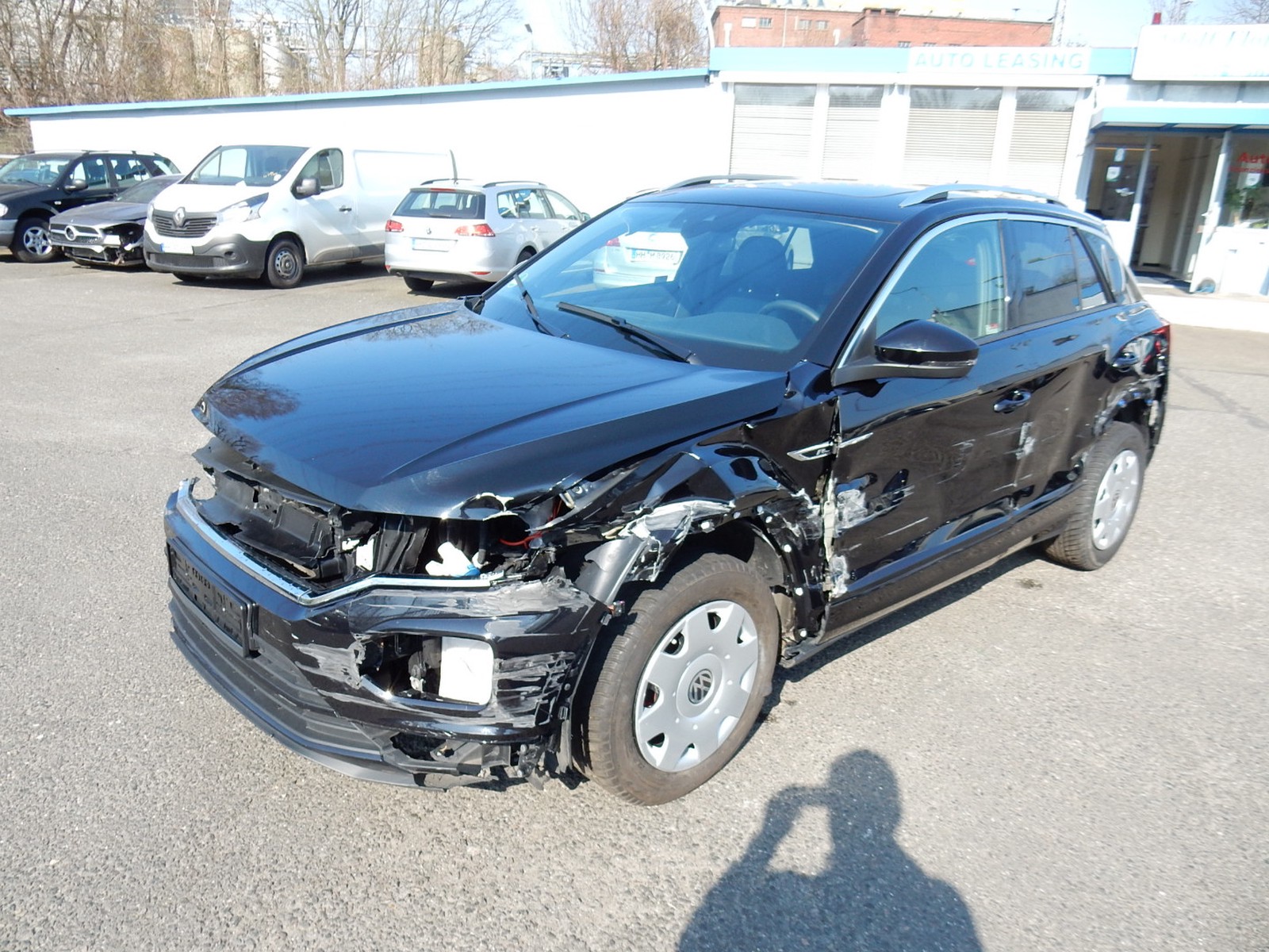 Volkswagen T-Roc 1.5 TSI DSG Sport R-Line Autom. Navi. Klimaautom. Panoramadach.