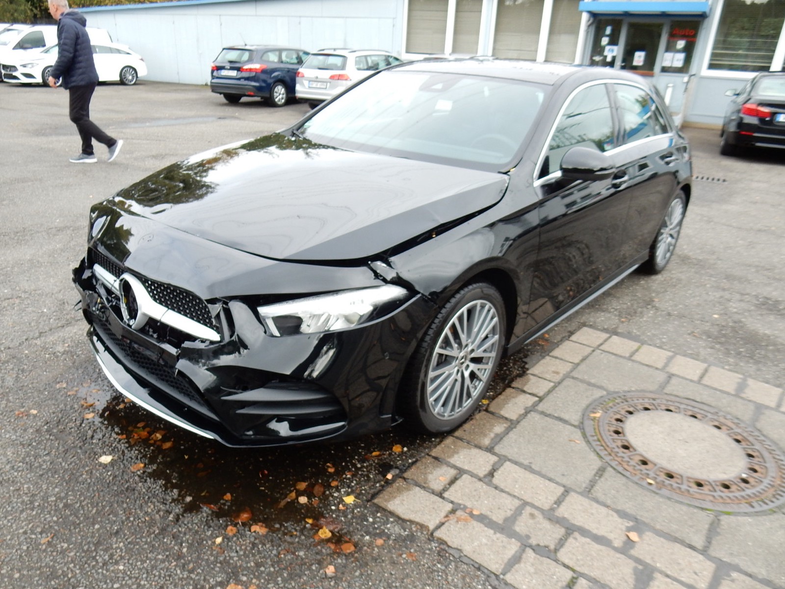 Mercedes-Benz A 180 d AMG-Line Autom. Navi. Klima. Alu. SHZ.Panoramadach.