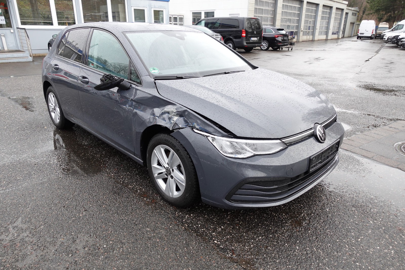 Volkswagen Golf VIII 2.0 TDI DSG Life Navi. Klimaautom. Alu. SHZ.