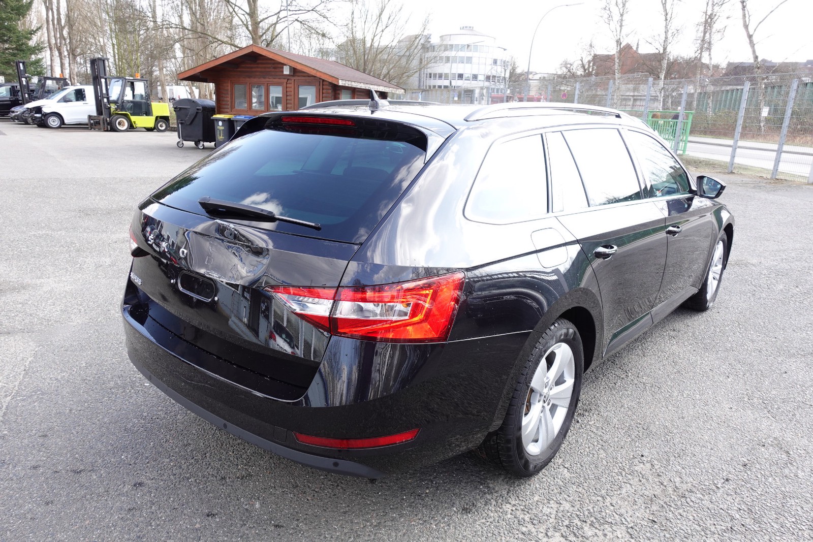 Skoda Superb 1.5 TSI Ambition Kamera.Navi. Klimaaut. SHZ.PDC.Alu.