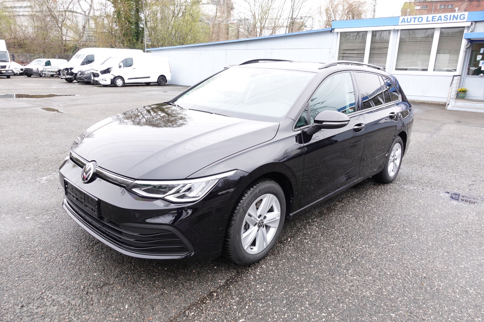 Volkswagen Golf VIII 2.0 TDI DSG Variant Life Autom. Navi. Klimaaut. SHZ. Alu. PDC.