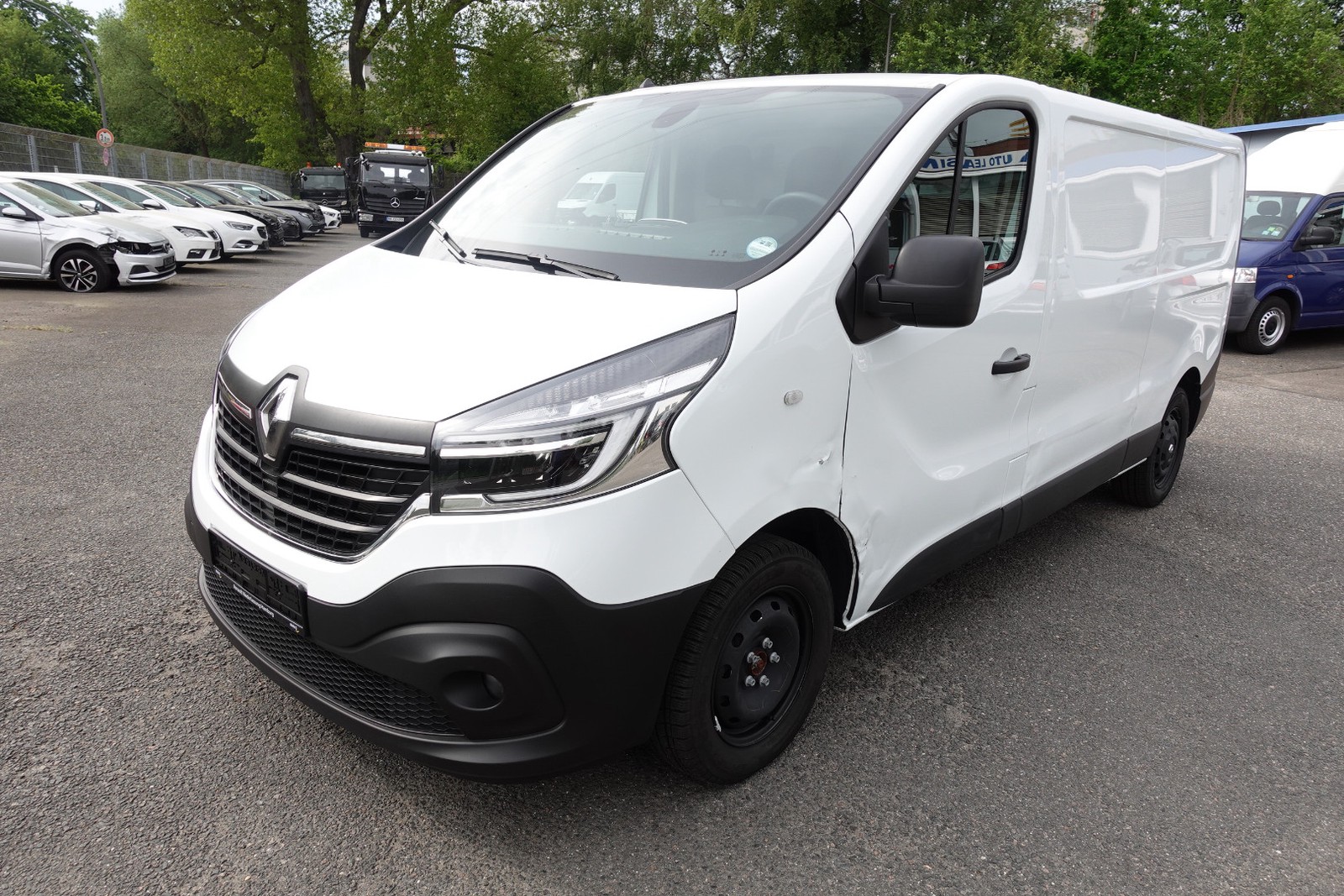 Renault Trafic Kasten L2H1 3,0t Kühlkasten Komfort Kamera. Klima. PDC.