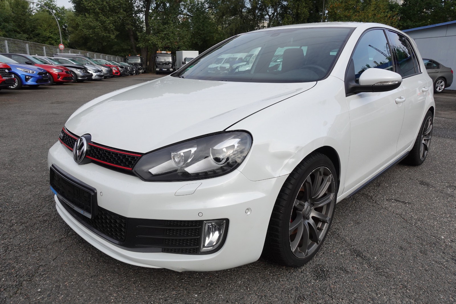 Volkswagen Golf VI GTI Adidas Edition