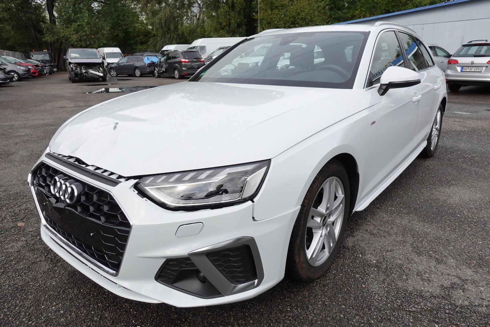 Audi A4 Avant 35 TFSI S line Kamera. Lader.Autom. Navi. Klimaaut. SHZ Alu. PDC.