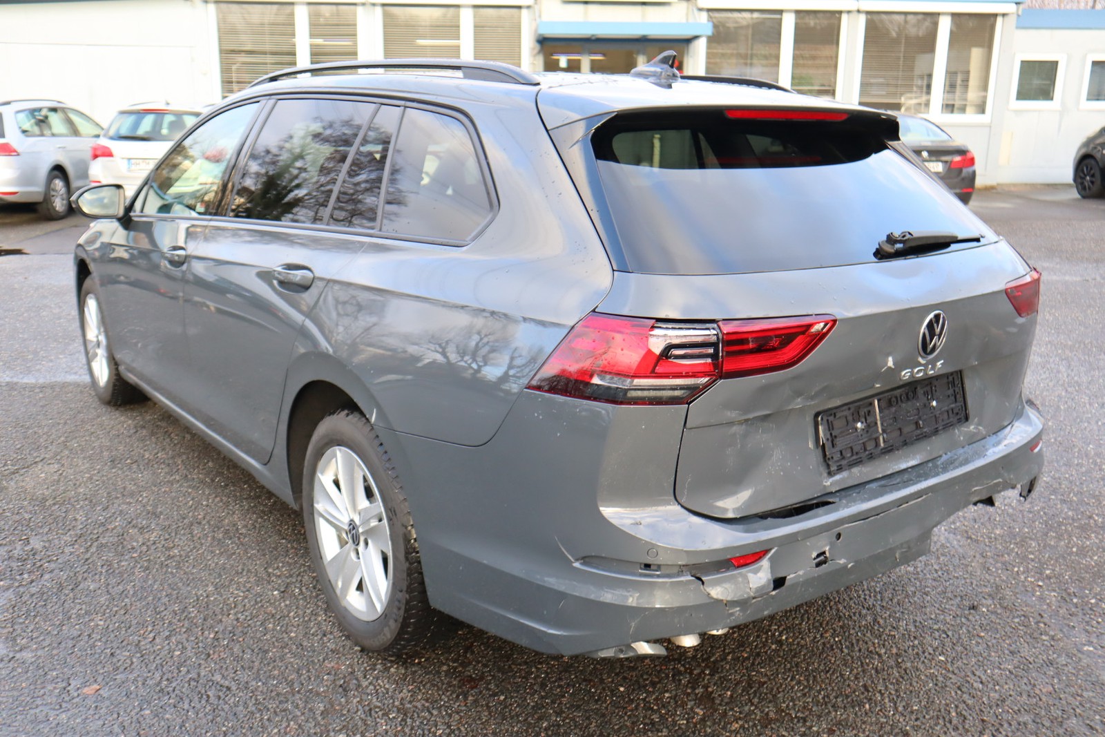 Volkswagen Golf VIII Variant 2.0 TDI DSG Life Autom. Navi. Klimaaut. SHZ. AHK. PDC. Alu.