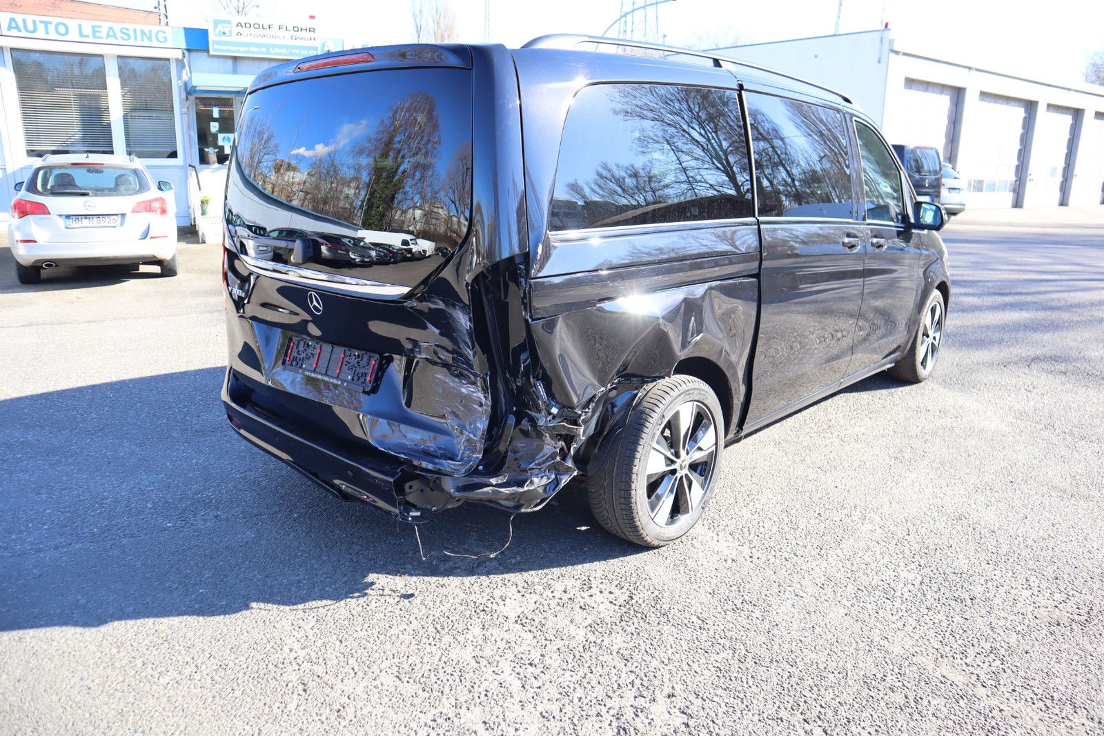 Mercedes-Benz V 300 d AVANTGARDE EDITION lang Autom. Kamera, Leder, Navi. Klimaaut. SHZ. PDC.