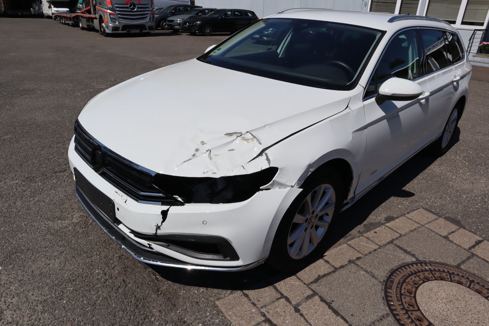 Volkswagen Passat Variant 2.0 TDI DSG Elegance Autom. Kamera. AHK. Navi. Klimaaut.SHZ. PDC. Alu.