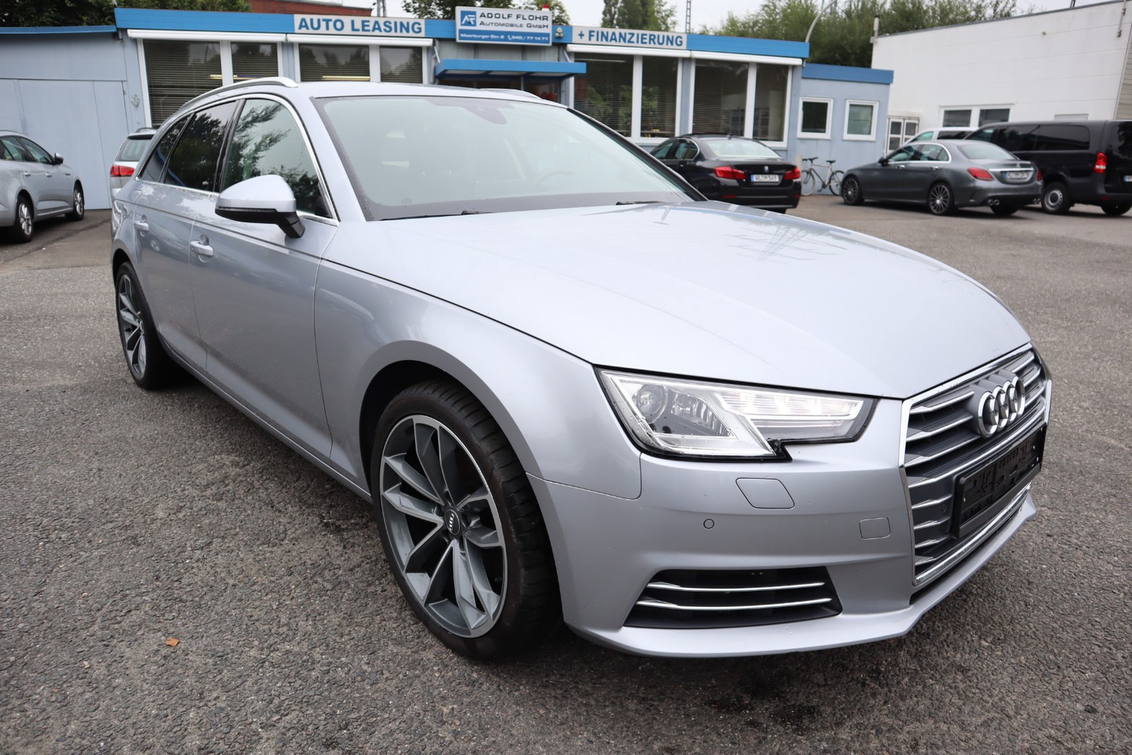 Audi A4 Avant 2.0 TDI Autom Sport Diebstahlschaden Navi. Klimaaut. Alu. SHZ. PDC.