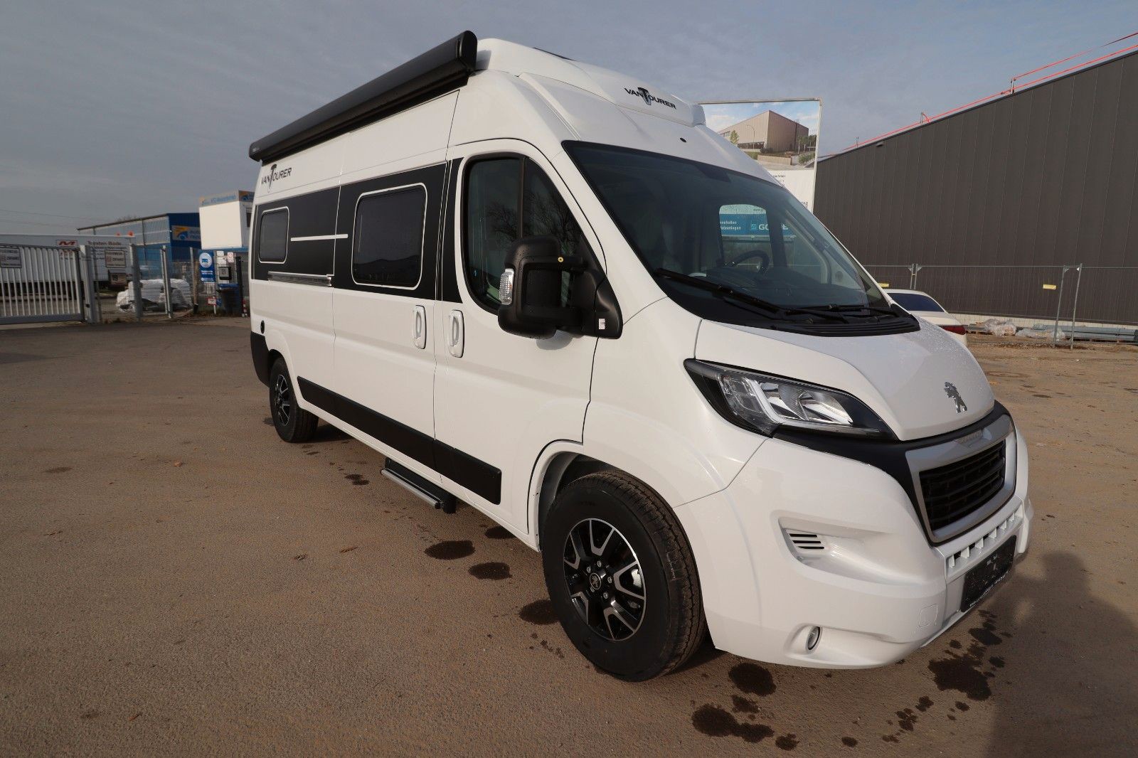 VANTourer 600D Markise 165 PS Black Week Deal