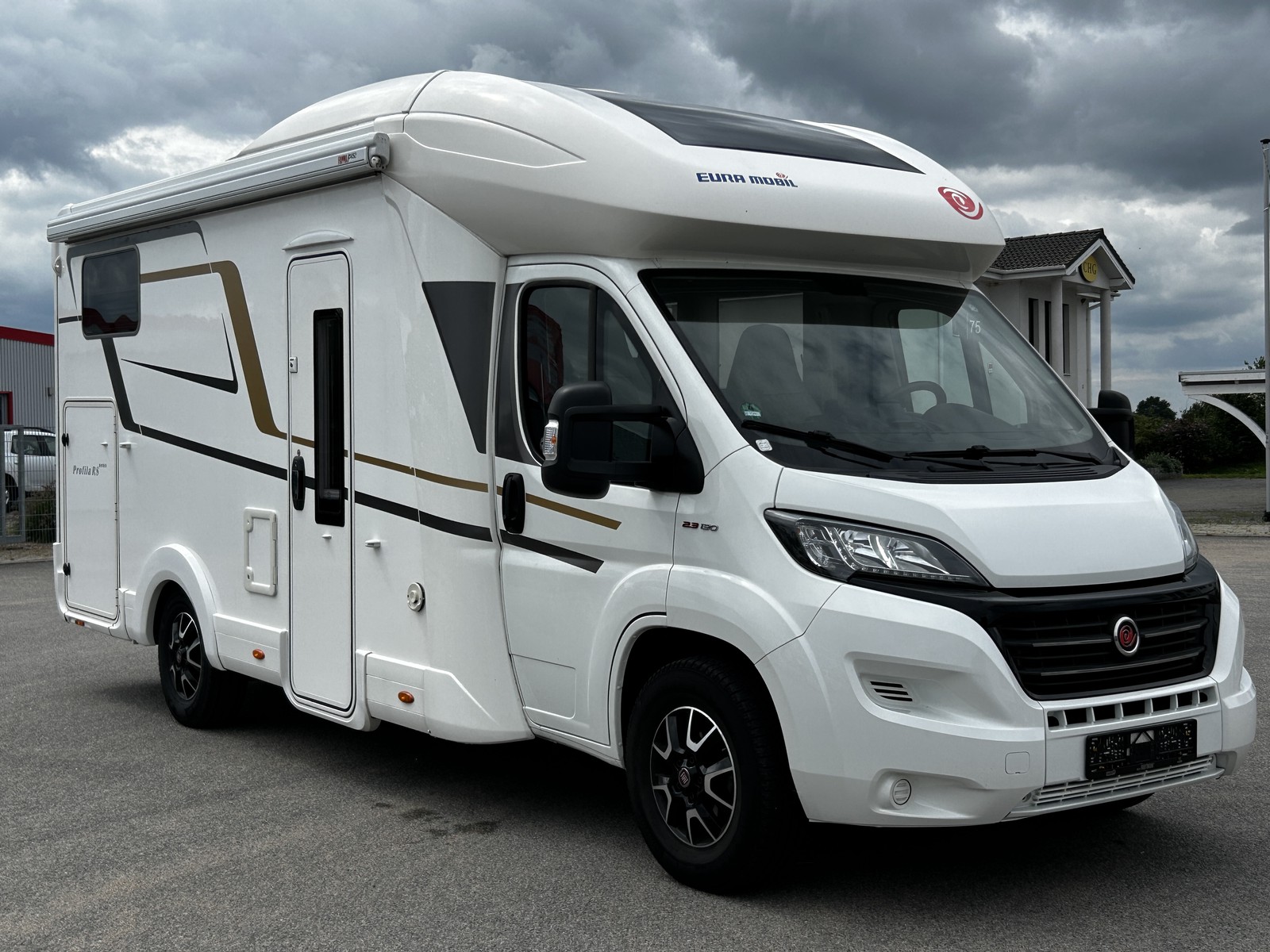 Eura Mobil Profila RS 695 EB Mondial Markise F-Träger Hubbett