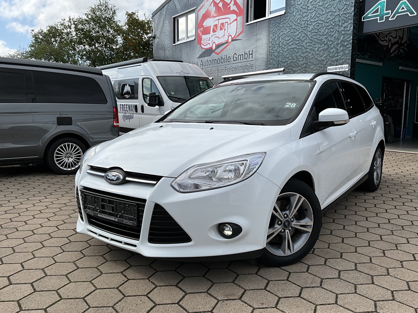 Ford Focus Turnier 2.0 TDCi DPF Aut. AHK-LED-NAVI-SHZ