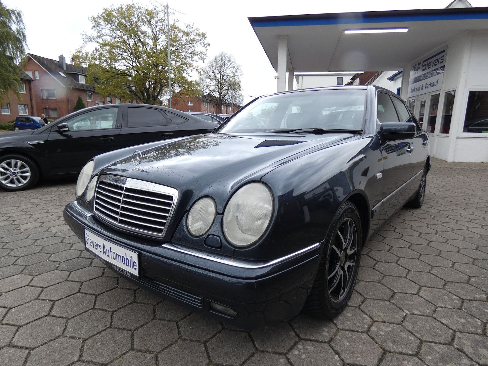 Mercedes-Benz E 230 Avantgarde Automatik Klima Xenon TÜV 8/24