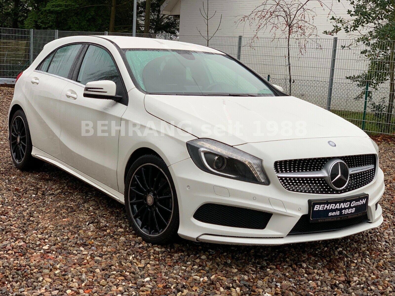 Mercedes-Benz A180 AMG-LINE *NAVIGATION*BI-XENON*SITZHEIZUNG*
