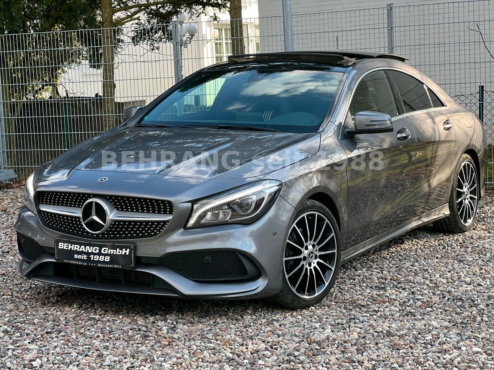 Mercedes-Benz CLA 200 d Coupé AMG EDITION PANORAMA NAVIGATION