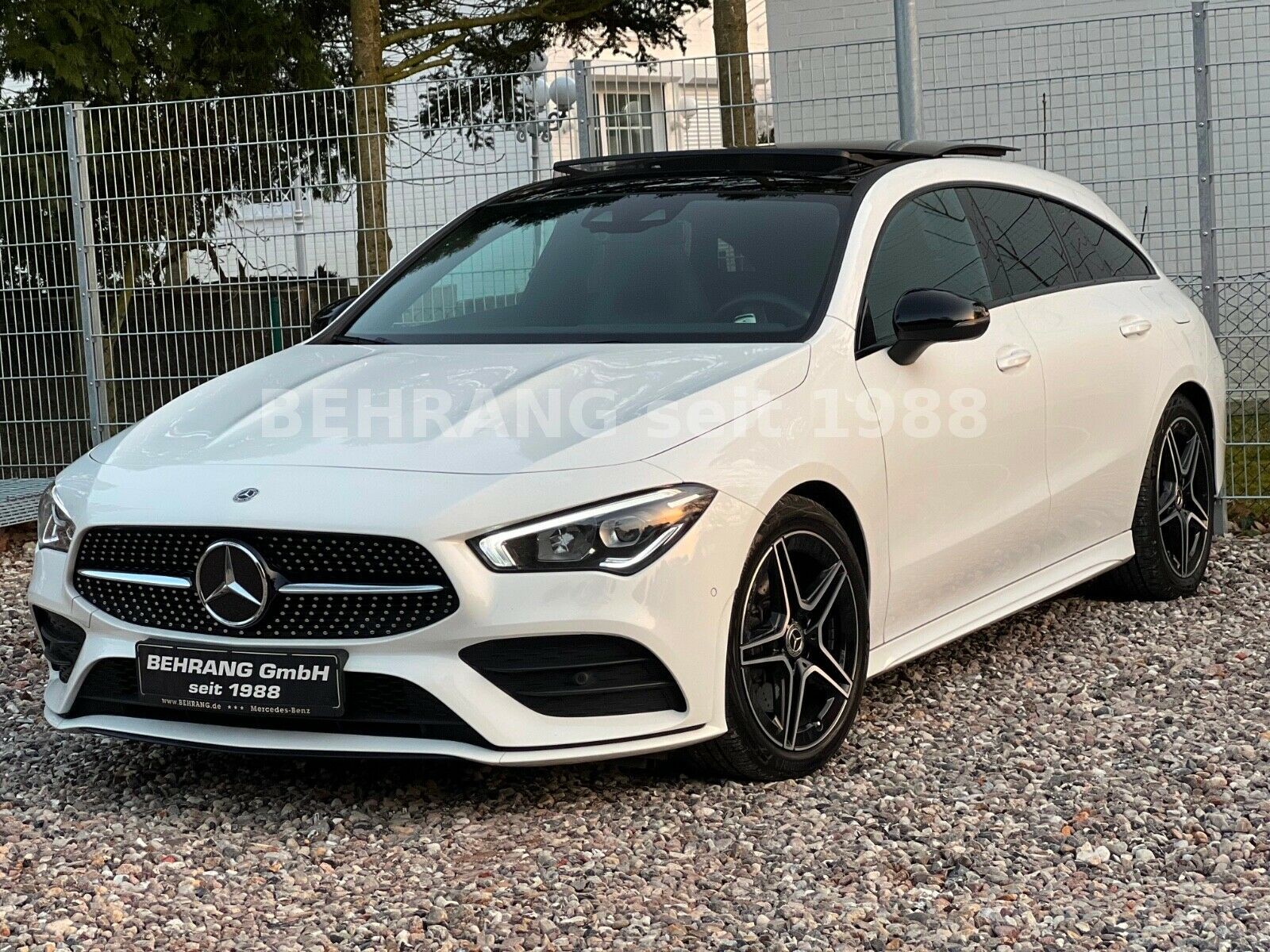 Mercedes-Benz CLA 200 d AMG NIGHT PAKET SB PANORAMA LED AHK