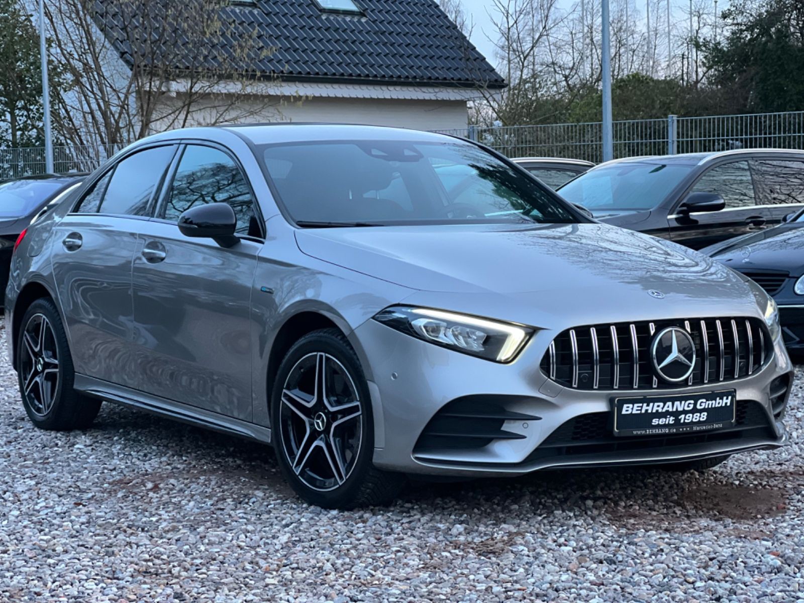 Mercedes-Benz A250e EDITION2020*WIDESCREEN*AMG-LINE*KAMERA*