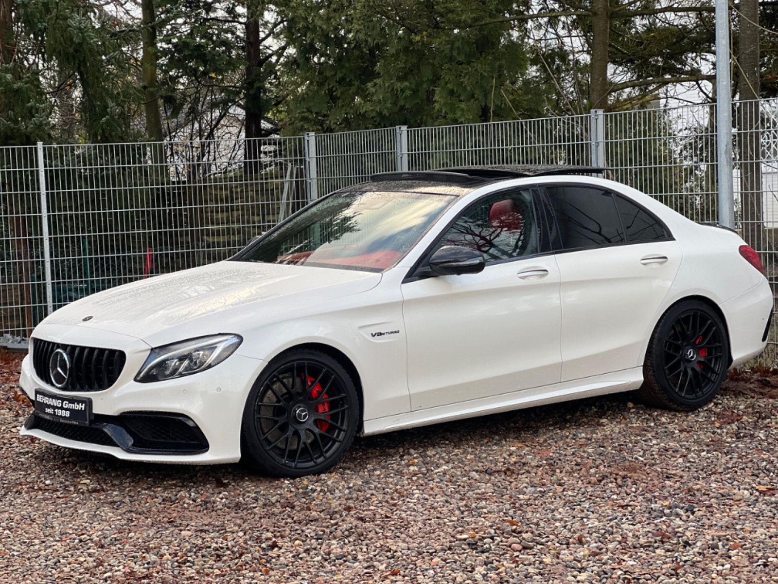 Mercedes-Benz C63AMG *PANORAMA*DISTRO*360°KAM*KEYLESS*CARBON*
