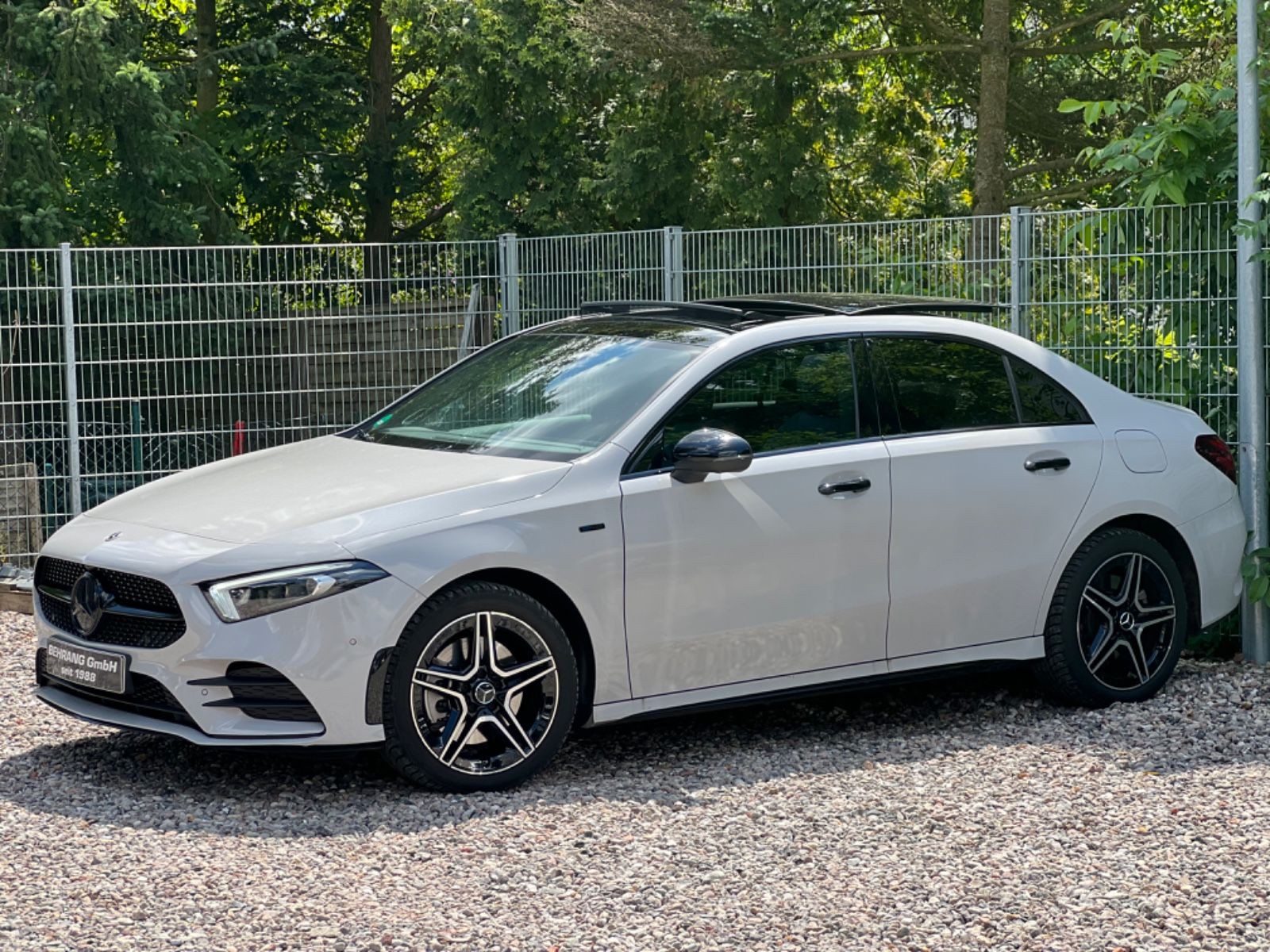 Mercedes-Benz A250E AMG*PANO*MEMORY*AMBIENTE*360°KAMERA*
