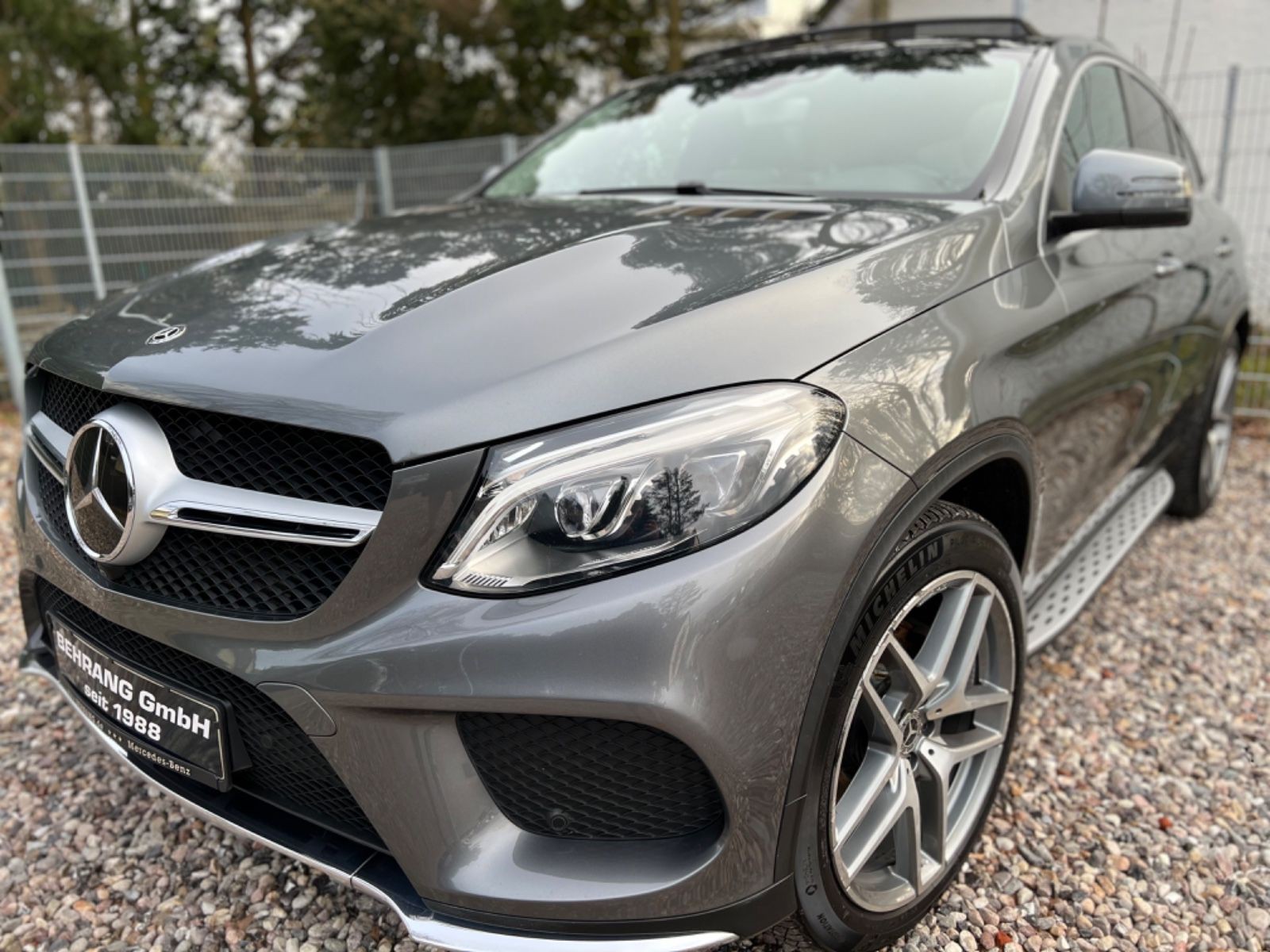 Mercedes-Benz GLE350d AMG 4MATIC *PANORAMA*STANDHEIZUNG*DISTRO