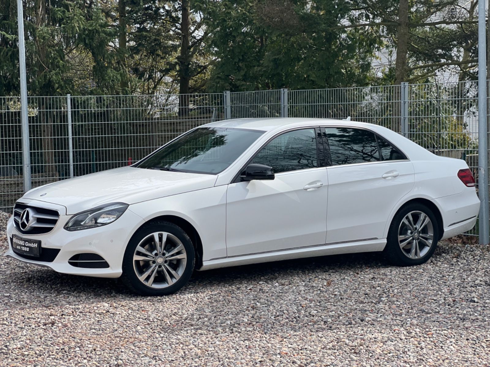 Mercedes-Benz E200 BlueTEC AVANTGARDE*MOD2015*LED*NAVI*EURO6*