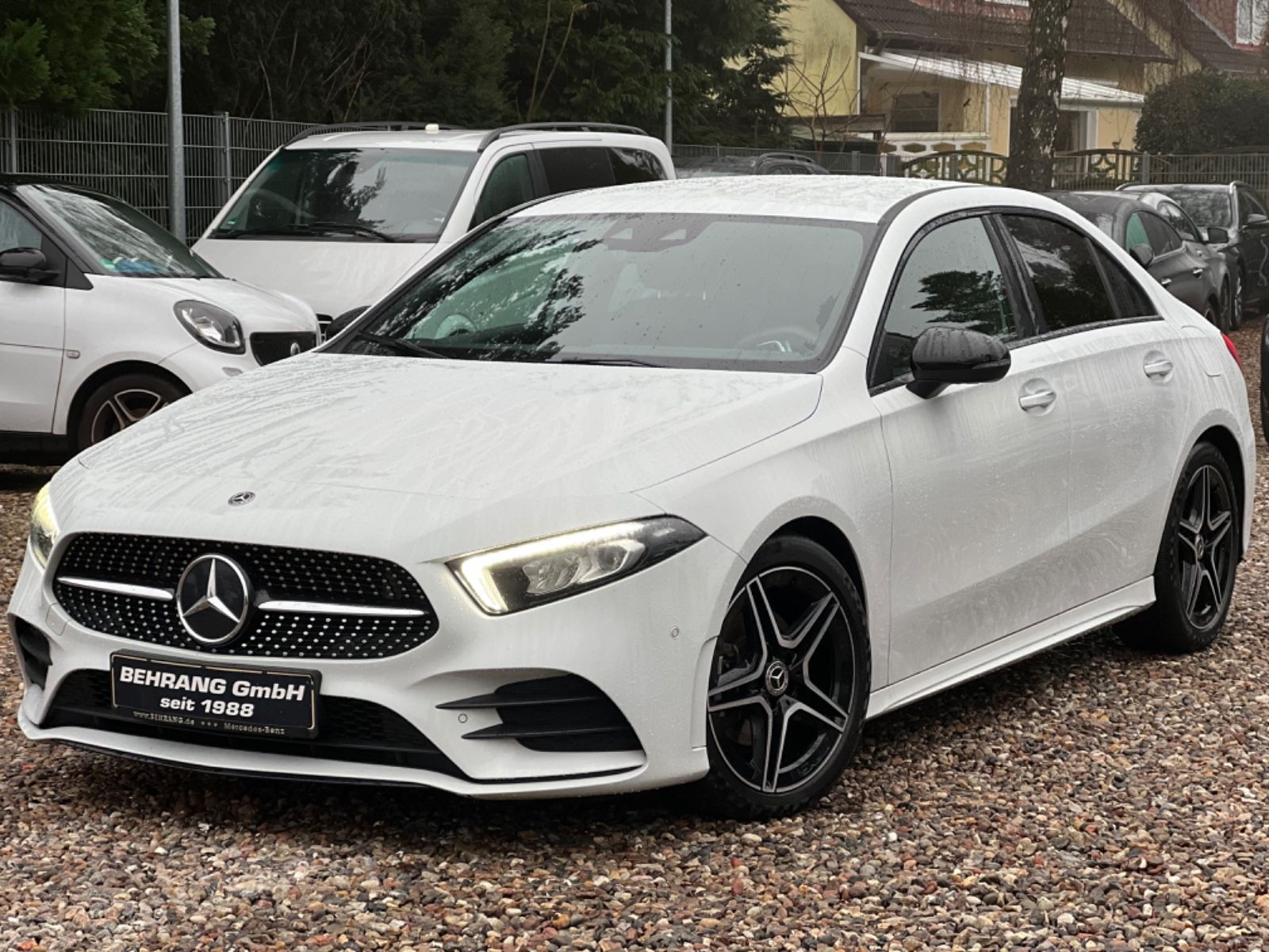 Mercedes-Benz A180d AMG LINIE *LED*AMBIENTE*NAVI*KAMERA*