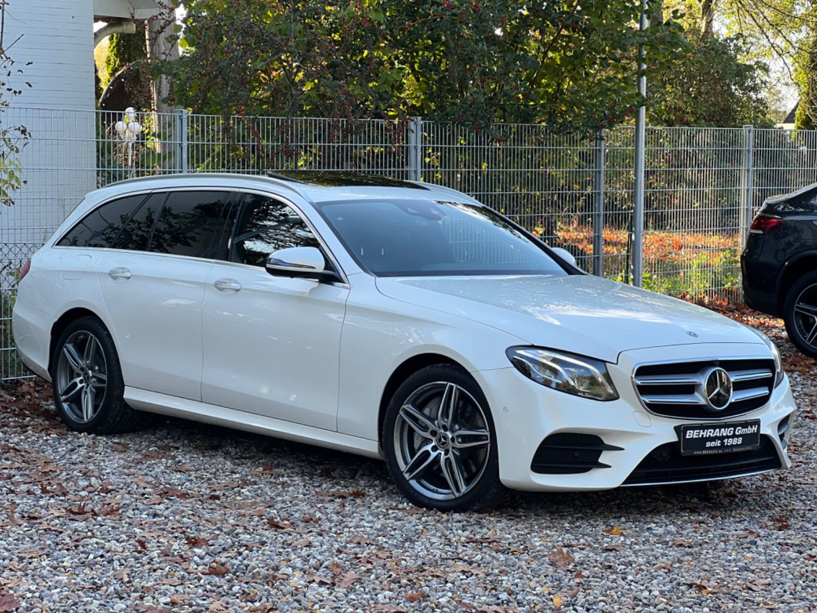 Mercedes-Benz E400Td 4MATIC AMG LINIE *DISTRONIC*SHD*360°*AHK*