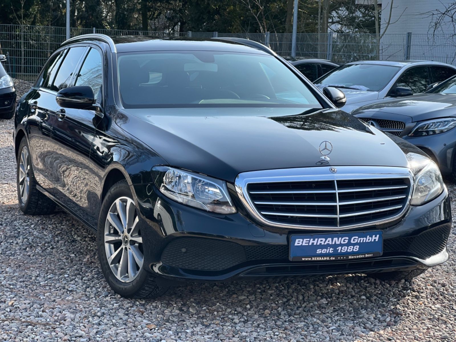 Mercedes-Benz E220dT W213 *AUTOMATIK*KAMERA*9GANG*SITZHEIZUNG*