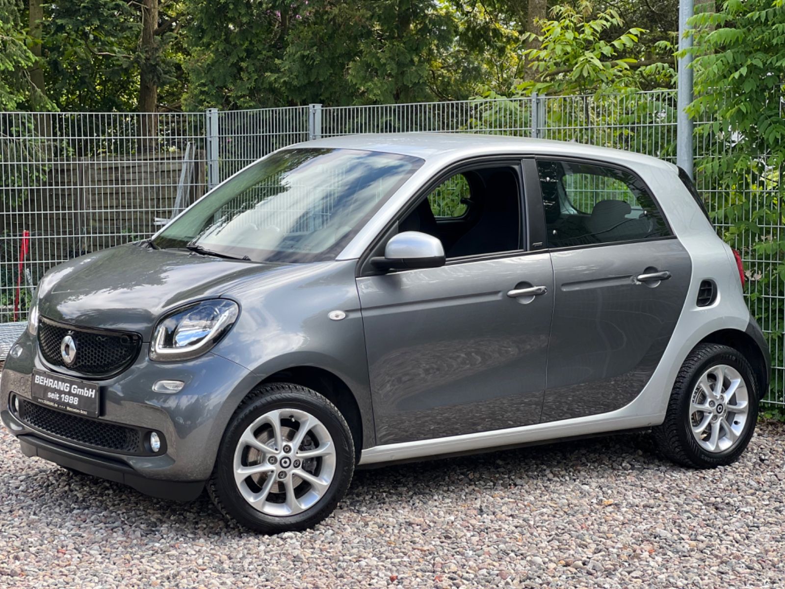 Smart ForFour 0.9 PASSION*PDC*NAVI*SITZHEIZUNG*90PS*