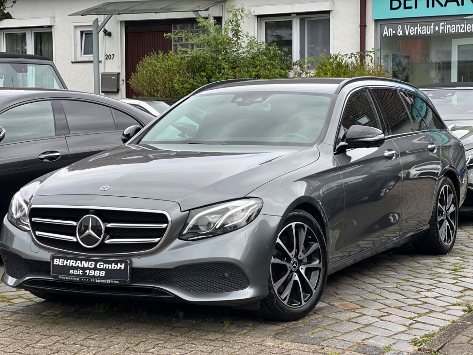 Mercedes-Benz E220Td AVANTGARDE *WIDESCREEN*HEAD-UP*DISTRONIC*