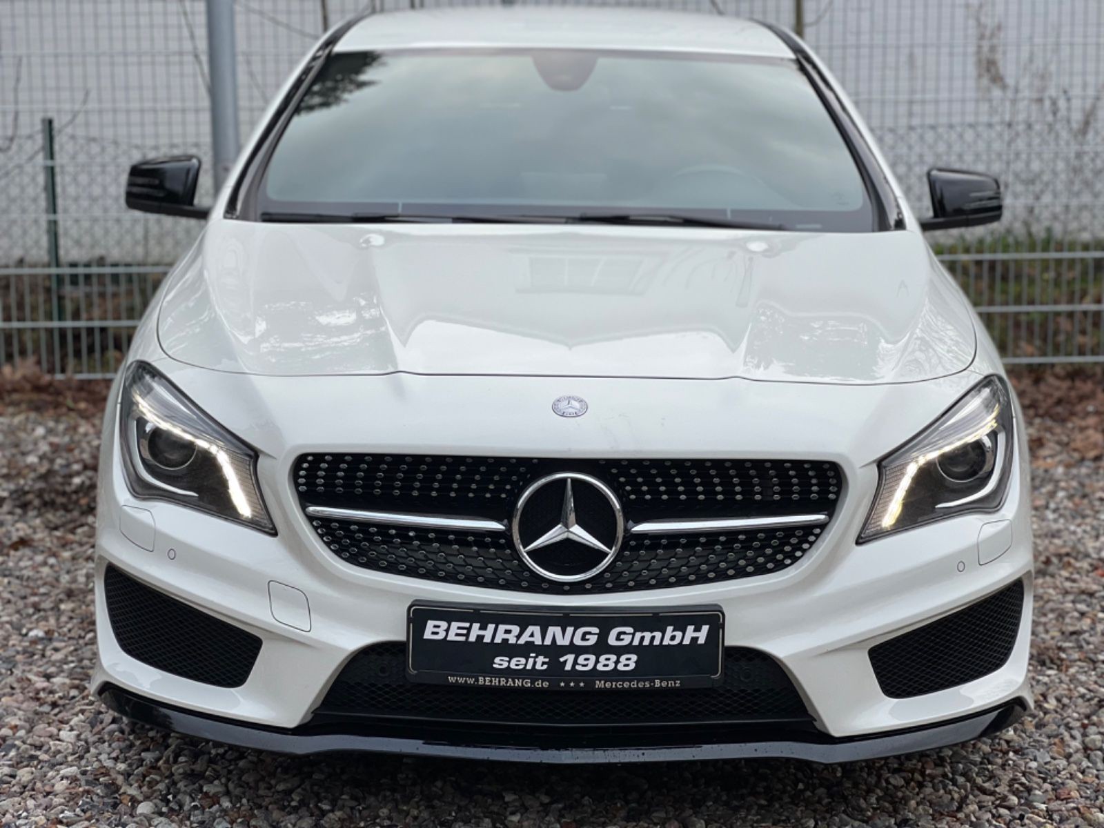 Mercedes-Benz CLA180 AMG SPORTPAKET *NAVIGATION*BI-XENON*PDC*