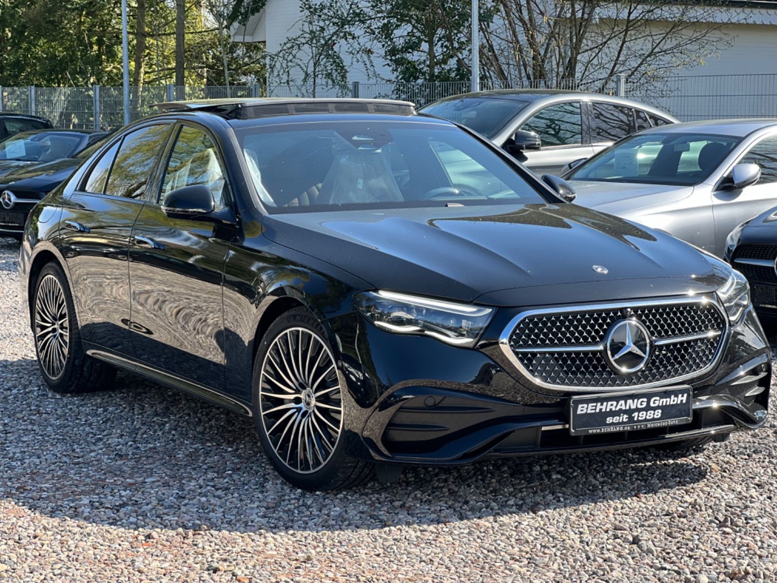 Mercedes-Benz E200 AMG PREMIUM PLUS*SUPERCREEN*MAXIMUM FULL*