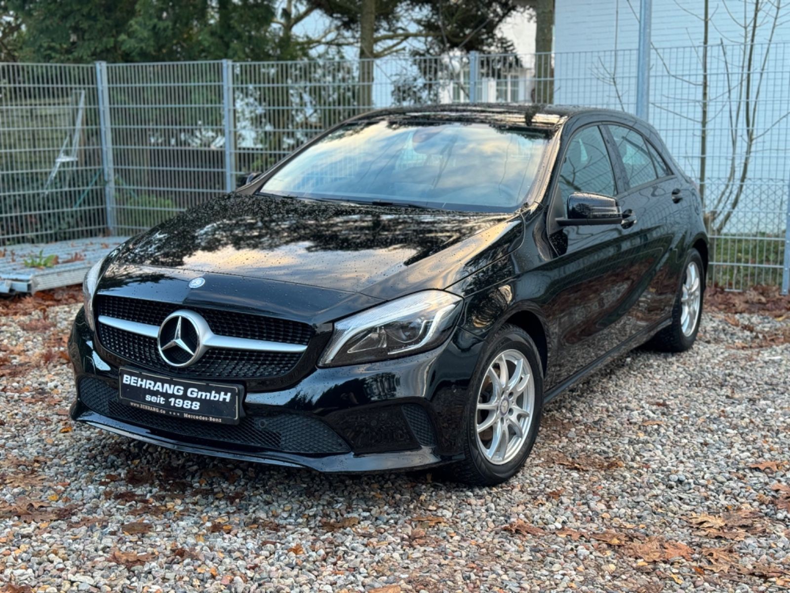 Mercedes-Benz A180d*NAVI*SITZHEIZUNG*LED*PDC*2.HAND*