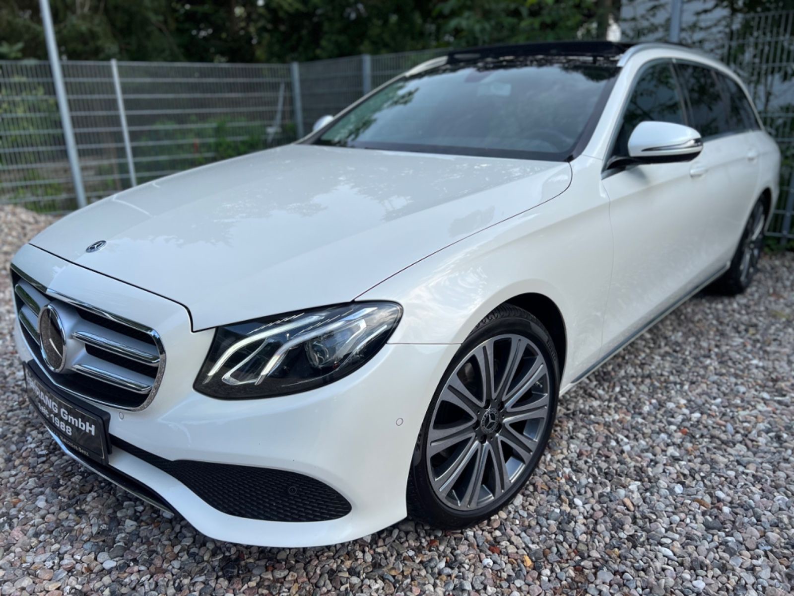 Mercedes-Benz E 220T d *EXCLUSIVE*AVANTGARDE*PANORAMA*KAMERA*