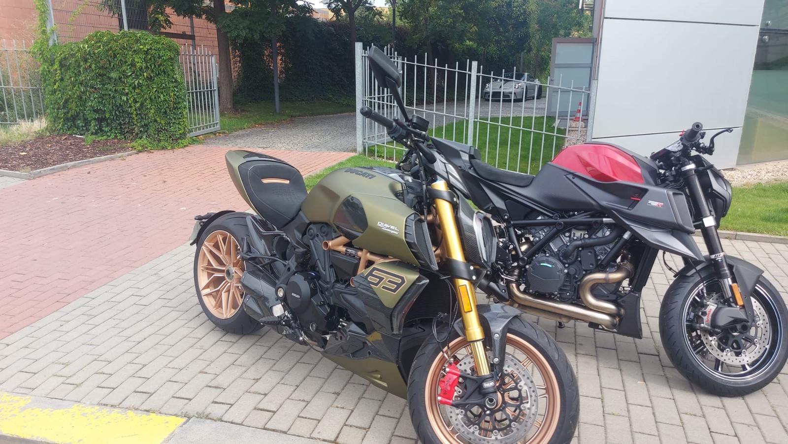 Ducati 1260 S
