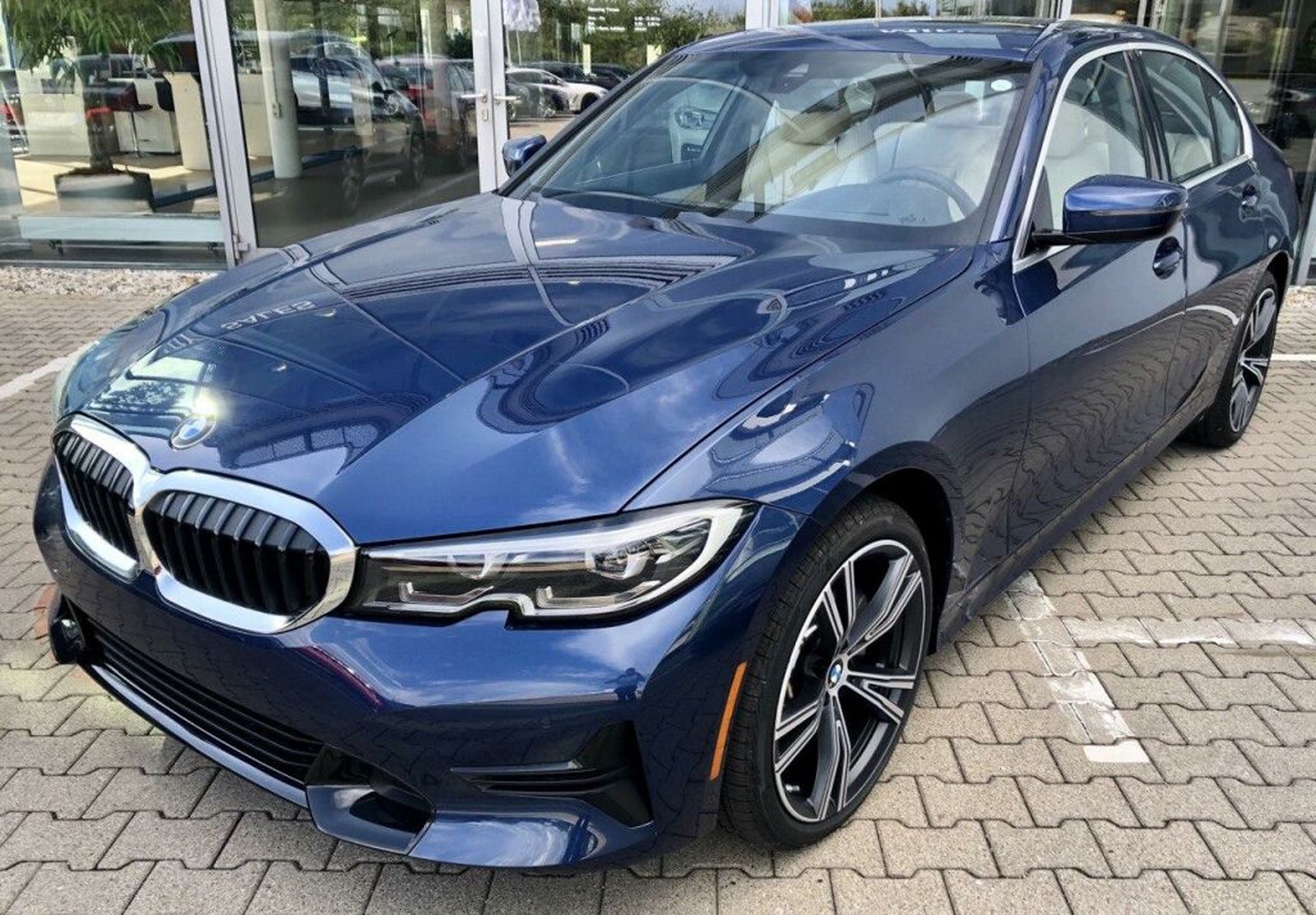 BMW 330 i xDrive Sedan - Tax Free Military Sales in Würzburg Price