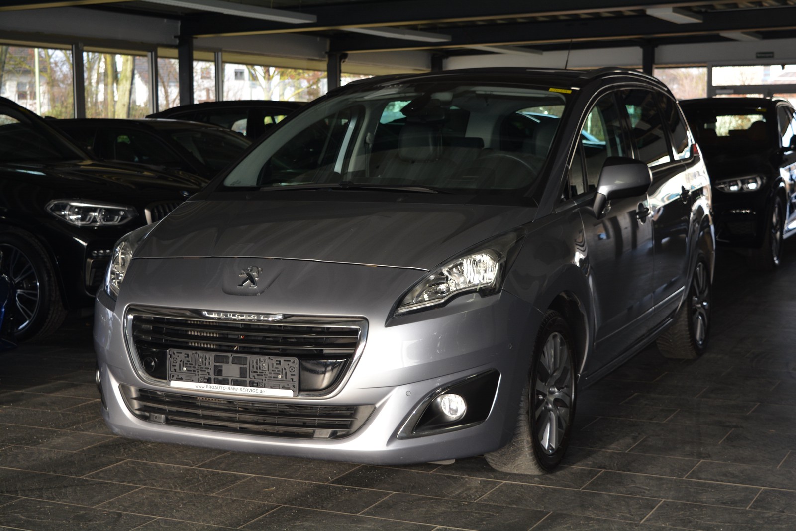 Peugeot 5008 Allure PANO/LEDER/NAVI NUR AN GEWERBE-HÄNDLER