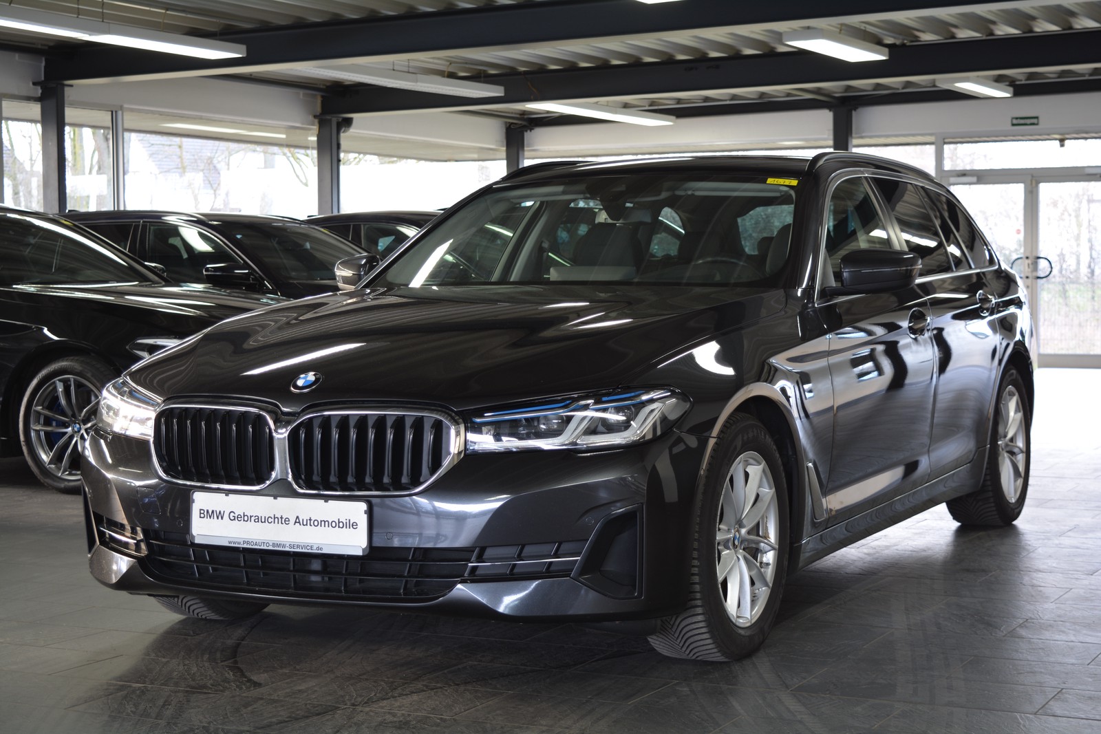 BMW 530 d xDrive Touring MILDHYBRID LASER/HEAD-UP/SITZBELÜFTUNG/KAMERA