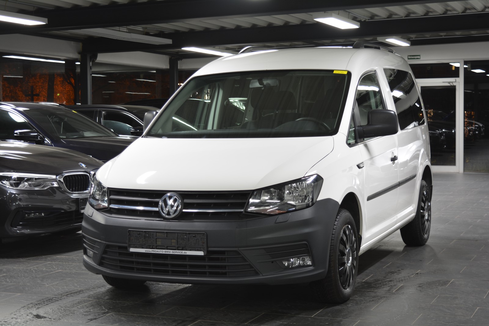 Volkswagen Caddy 2.0 TDI AHK/NAVI/SITZHEIZUNG/KLIMA
