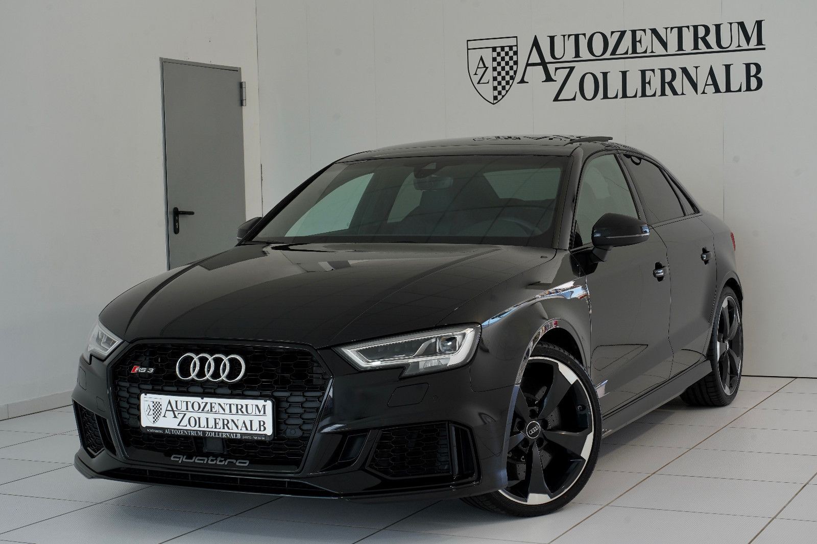 Audi RS3 Lim. *CERAMIC*VIRTUAL*RS-SITZE*PANO*NO-OPF!!