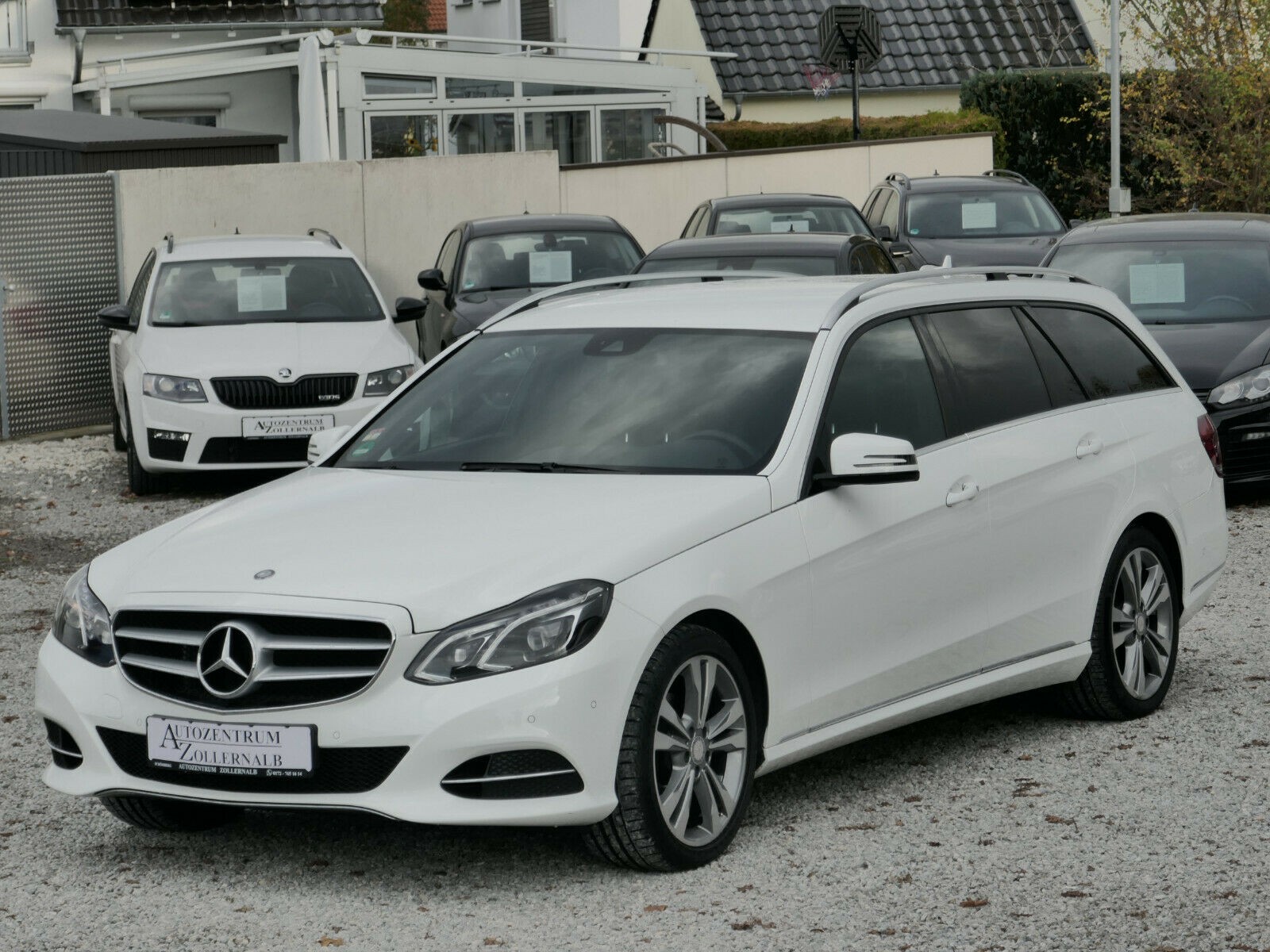 Mercedes-Benz E 220 T BlueTEC 7G Avantgarde*WENIG KM*NAVI*LED*