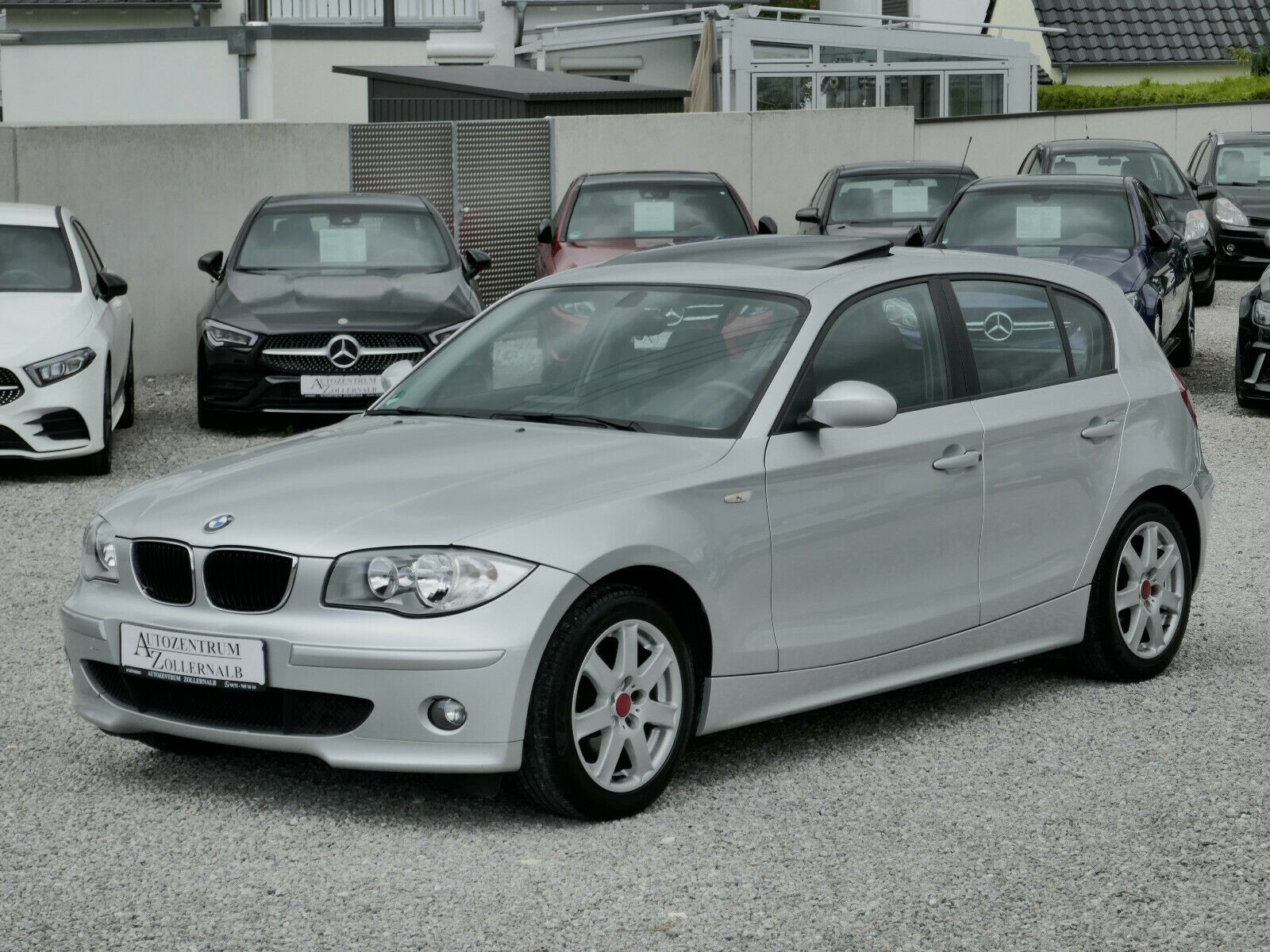 BMW 116i *2.HAND*NAVI*MFL*SHZ*AHK*TOP ZUSTAND*