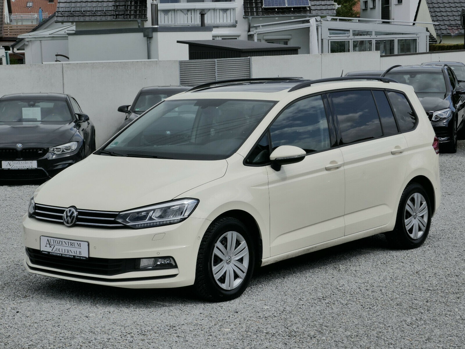 Volkswagen Touran 2.0 TDI SCR DSG Highline *7-SITZER*NAVI*